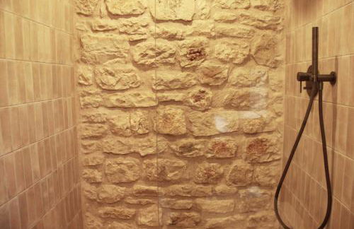 Lithero Suites - Photo 52