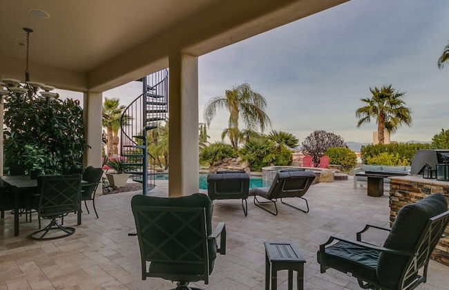 Luxury Contemporary Sanctuary w/ Pool and Views! - Foto 49