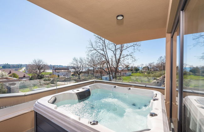 Apartment in Istria With Sea View & Bubble Bath - Foto 1