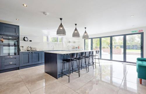 Mayrose House - 6BR 4BATH Luxe Spacious Retreat - Foto 15