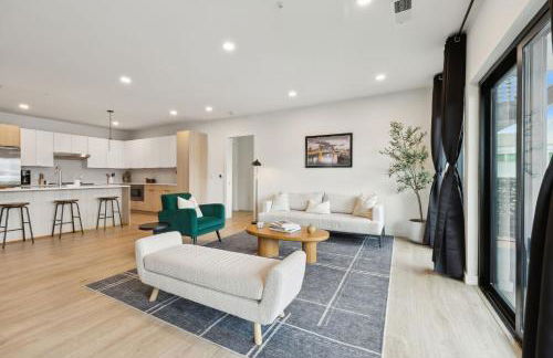 Skyline Nights in Downtown Nashville Walk to Broadway with Pool and Gym - Foto 17