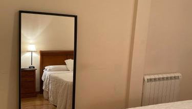 Lovely 2 bedrooms apartment main square Plasencia - Foto 3