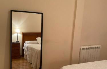 Lovely 2 bedrooms apartment main square Plasencia - Foto 3