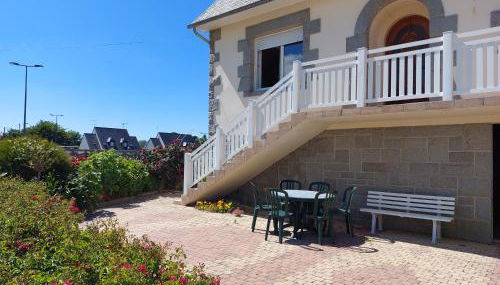 TY ANN maison avec jardin clos de mur, à proximité des commerces et à 3km des plages - Foto 5