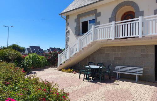 TY ANN maison avec jardin clos de mur, à proximité des commerces et à 3km des plages - Foto 5