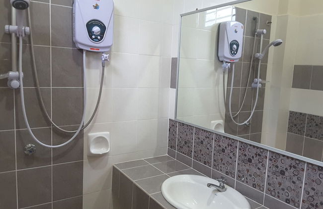 Laman Kurnia Holiday House - Photo 30