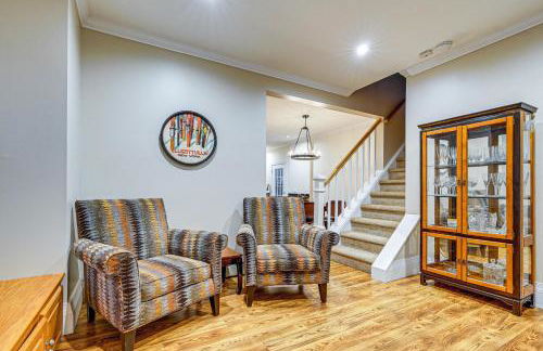 Stay and Play in Ellicottville Village! Home with Deck - Foto 3