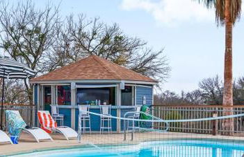 Scenic 5-Acre Retreat with Hot Tub Pool & Game Room - Foto 12