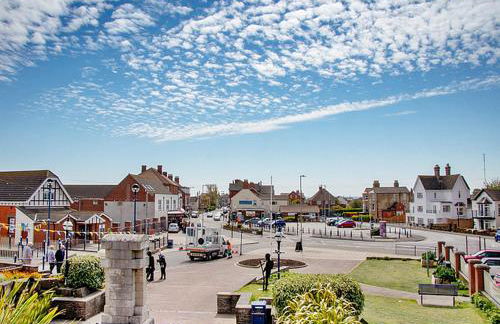 Romantic Cosy Cottage with Beach & Attractions just mins away! Perfect for Couples & Family Stays - Free Parking, Large Garden & Free WiFi - Foto 16