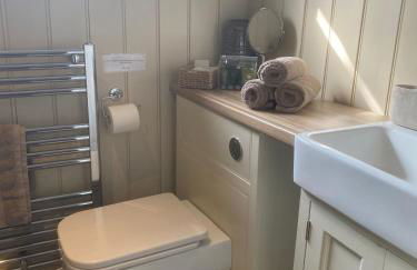 The Tack Room Cottage - Sleeps 4, Garden & Parking - Foto 51