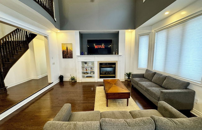 Spacious 4-Bedroom Retreat - Photo 45