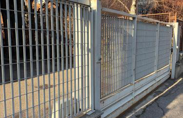 Loft Park & Rail free Parking - Photo 24