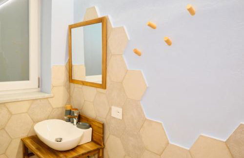 Basso 61, Cozy Oasis with Mini Pool and Courtyard - Foto 58