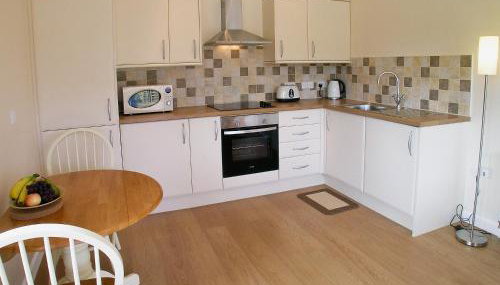 Coombehayes Lodge - Photo 3