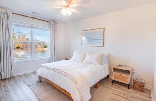 Coastal Retreat & Water Views - Minutes to CHS - Foto 18