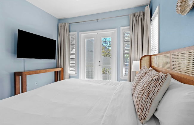 Steps to Beach! Arcade Game Room, Pool + Hot Tub Calico Scallop by Avantstay - Foto 43