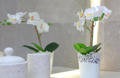 Spacious Dewsbury Home, 8 beds, sleeps 10, Free Parking and Wifi, 3 TVs, Close to motorways - Foto 22