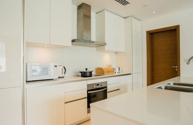 Aya - Awe-inspiring 2BR in City Walk with Balcony - Photo 17