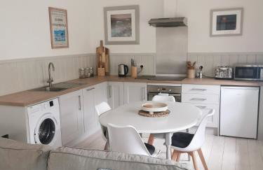 The Flower House - Photo 3