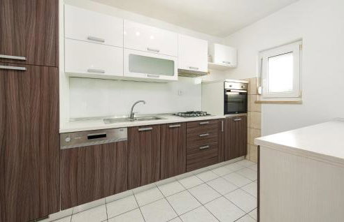 Four-Bedroom Holiday Home Lovinac With An Outdoor Swimming Pool 09 - Foto 36