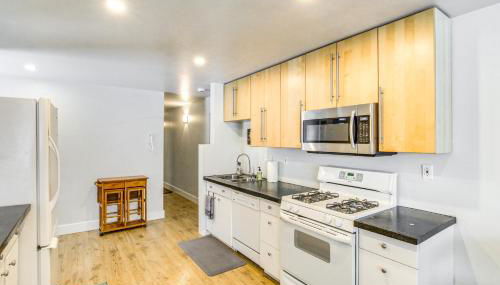 Near Hiking Cozy Anchorage Retreat with Fireplace! - Foto 2