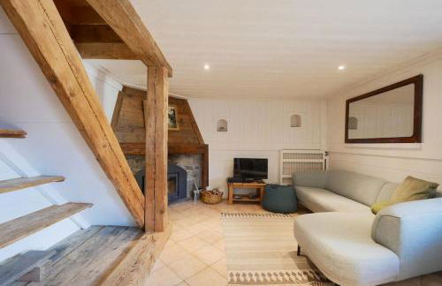 Beautiful 3 Star renovated Apt Sleeps 7 - Photo 2