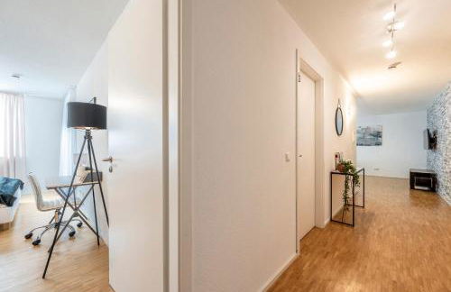 EXQUIS 2BR Design Apartment LOUIS I Parking I Balcony I Mercedes-Benz I Family-friendly - Foto 5