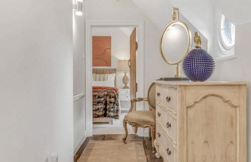 Hiron's Piece and Honeysuckle Cottage - with Hot Tub - Photo 38