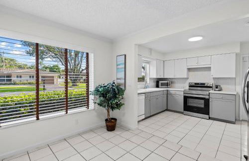 Solar Heated Pool Spa Tiki Hut Huge Backyard Hammock Retro Bikes - Foto 21