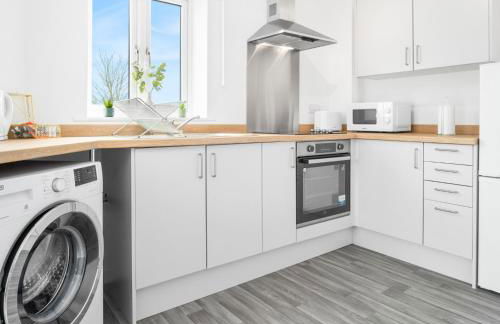 Stylish Two Bed Apartment -Cradley Health - Smart Tv - Netflix - Parking 27BC - Foto 5