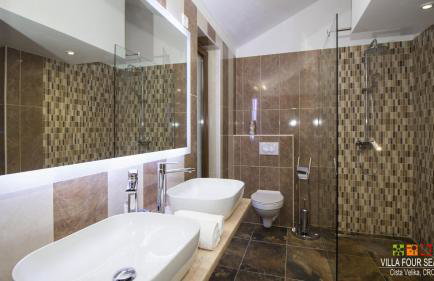 Villa Four Seasons, heated pool and 3 en-suite bathrooms - Foto 46