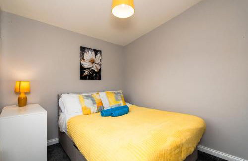 3 Bed House with Driveway- by Holiday Homes - Foto 25