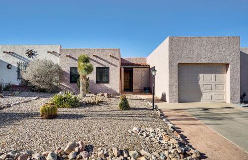 Tranquil Green Valley Home with Screened Porch - Foto 2