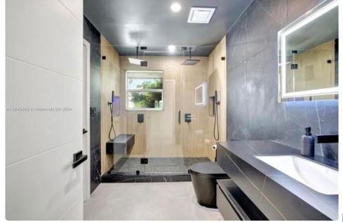 Waterfront Villa with 3 bedroom private suites - Foto 27