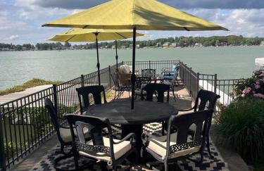 Eagle Lake Paradise! Close to ND! Sunset! Hot Tub! - Foto 30