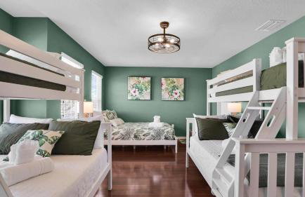 Modern home - 3K sqft - 5BR & 11 beds - brand new HOT TUB - 6 miles to AMI beaches - Foto 9