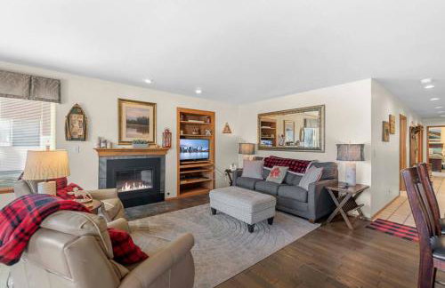 Golf Course View Condo Walk to Town & Pools - Foto 16