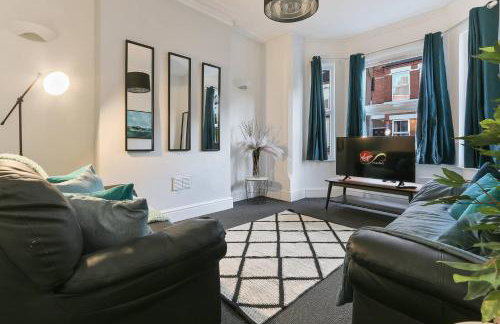 Prime Location Stylish 4-Bed House near Trent Br - Foto 36