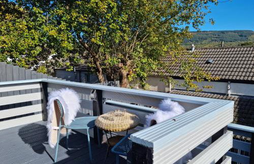 Dare Valley Cottage Ex miners cottage Near Zip World Pen y fan Waterfalls - Photo 1