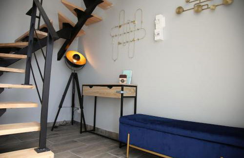 La Loge en Or - Parking public - Triplex - Proche centre et autoroute - Foto 34