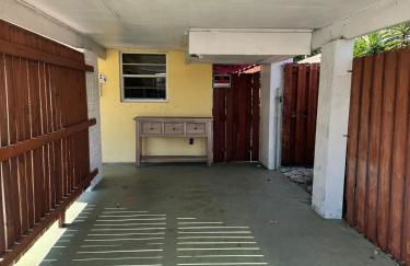 Fort Lauderdale Gem Private Yard and Patio - Foto 11