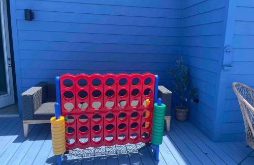 Luxury Downtown Home with Rooftop Deck And Skyline View - Photo 14