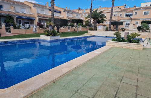 Tranquil Bungalow Retreat - Photo 33