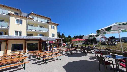 FeWo Auszeit am Lift I Direkt an der Skipiste I Whirlpool-Wanne I Tiefgaragenstellplatz I 2min zum Wanderweg - Foto 3