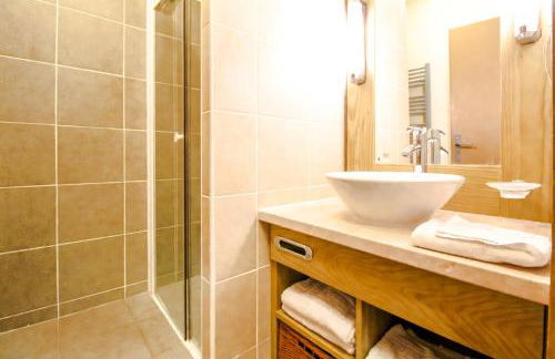 Exceptional 3 bed Penthouse with fireplace and stunning views - Foto 67