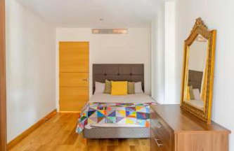 Chelsea Riverfront 2BR & Balcony - Foto 21