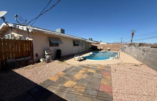 Vintage Apt Private Pool Oasis Sleeps 6 5 Min DT - Foto 10