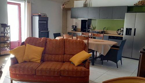 Gîte rénové avec piscine chauffée et jardin clos, à proximité des plages et de la campagne bio. - FR-1-426-531 - Foto 2