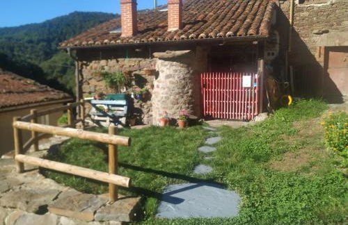 La Casa Roja de Quirós - Foto 1