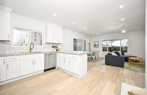 Brand New Home by the Beach & Historic Sunset Water Tower - Foto 13